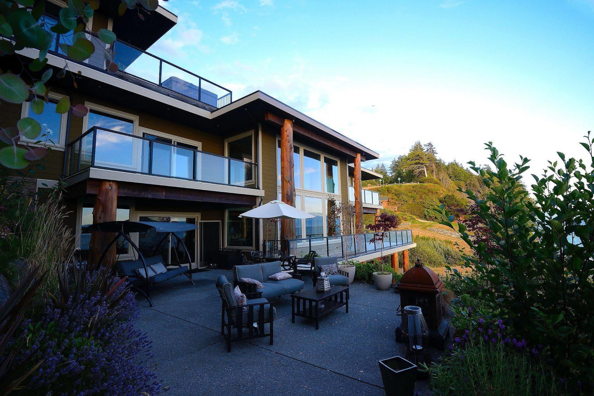 Points West Oceanfront Resort Sooke Dış mekan fotoğraf